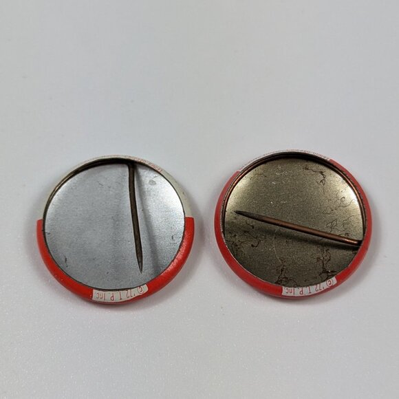 Vintage 1972 Archie Bunker for President & The Bunkers for Foist Family Pins - Picture 4 of 5